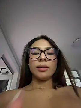 Amira_cute2 - put 2 finge rinside pussy sussy