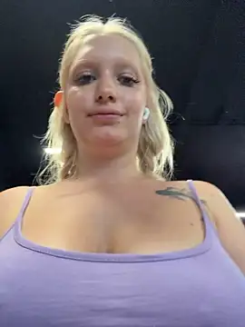 Elfi_InPublic - Camel toe+slap pussy LOUD in gym