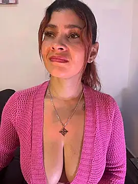 Skarlett_12_ - Suck nipples + control toy 1 min