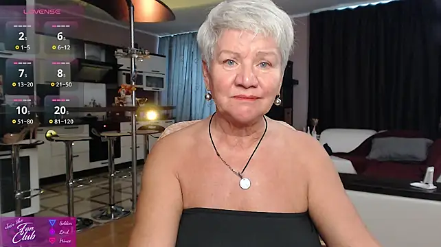 Roxana_brooks - squeeze my tits hard
