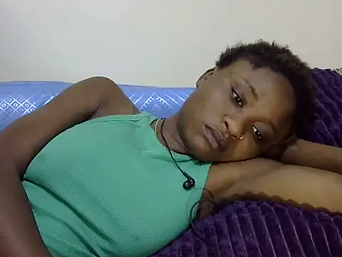SweetTemptationKE - ridedildo and squirt