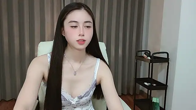 Yumi20052 - 精油抹胸+性感口水