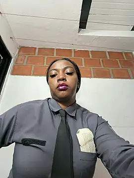 CiaraEbony - ♥ naked and squirt in the office♥