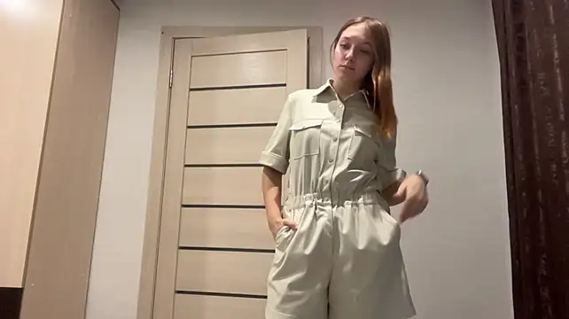 Arimy - yoga on the bed
