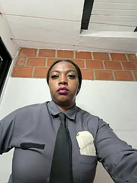 CiaraEbony - ♥ naked and squirt in the office♥