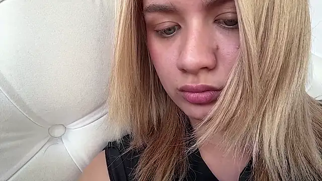 Kaderii1 - 5 Sexy squats in panties