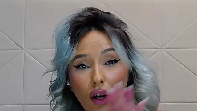 IssaSmith - Multiple Squirt !!!!