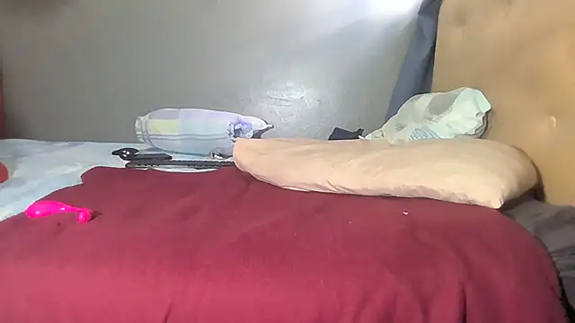 Sweetslender - I will make my pussy squirt and creamy