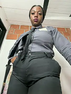 CiaraEbony - ♥ naked and squirt in the office♥
