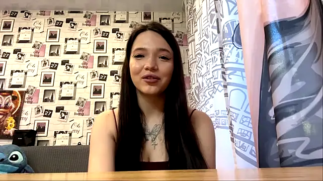 YaelKonwinski - 🫦 Lip Bite