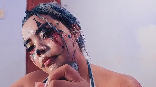 Agatha_humidity - Defruct my makeup with a lot of saliva