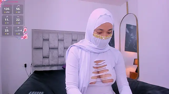 Zuri_zayn - doggy style without panties