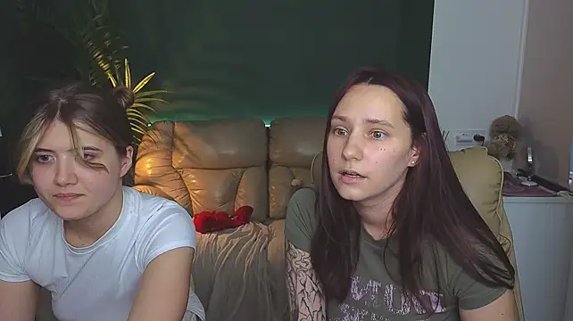 HotCaramellsTV - DOGGY NO PANTIES+ :gift:4LT