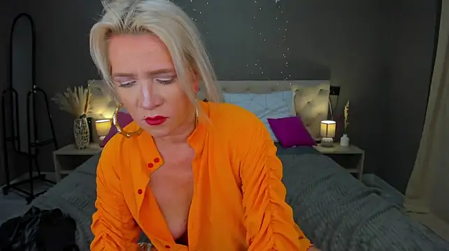 Karlen-Griessis - Excite your nipples and spank your tits