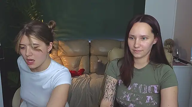 HotCaramellsTV - DOGGY NO PANTIES+ :gift:4LT