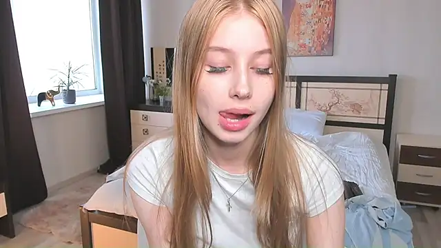 JunieAmert - Turn around with two fingers bra