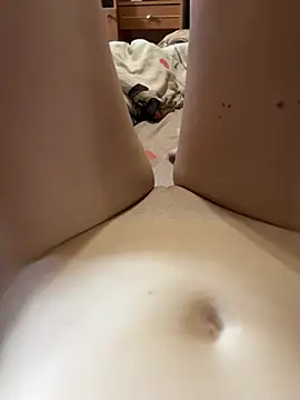 JuicyGamess - Show ass hole