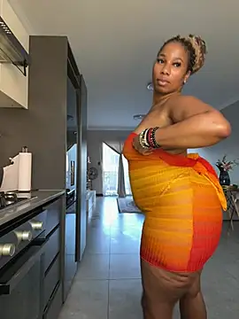 CurvyDesire1