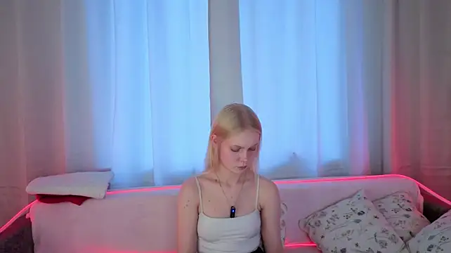 ChelsieAranas - gently touch my neck