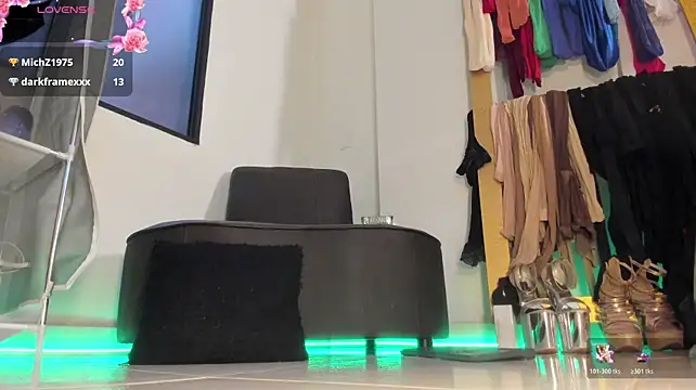 Violetmontan - spit, lick, heel, control, toy—2 min