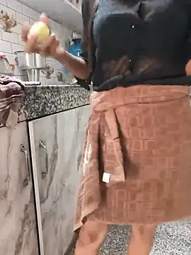 Sha-naya-Naughty - Boobs aoil show