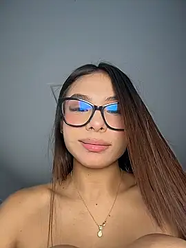 Amira_cute2 - Ride dildo cowgirl reverse 😈