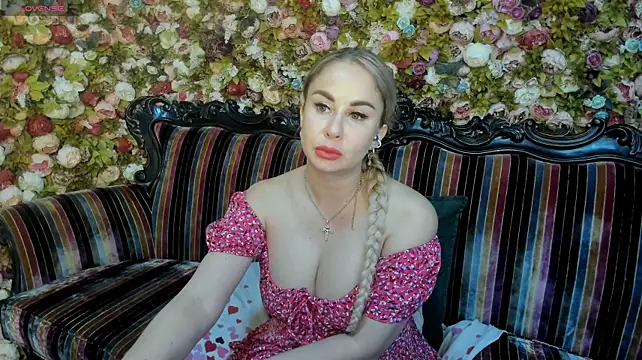 TIFF_THE_MILF - striptease
