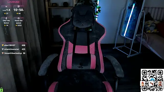 Necucuby - bounce boobs in jumps