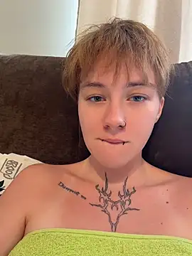 IceMur - anal sex 1 finger