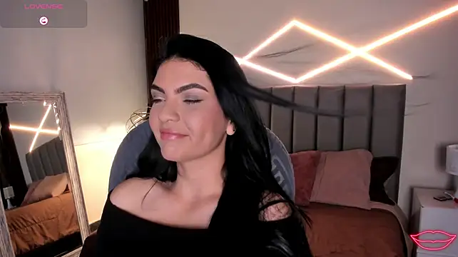 Veronicalanx1 - make juicy my tigth pussy with fingers