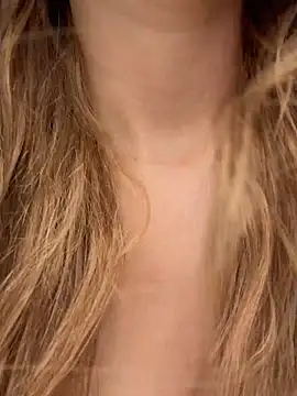 -stray-cat- - slap pussy trough the panties