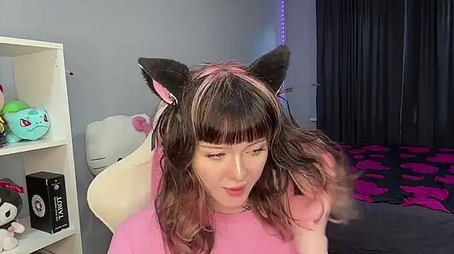 ShadowBarbie - finger in pussy