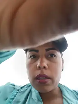 _andrea30 - Show pussy public