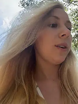 TrueSexyCrime - Risky streaming at the park