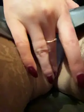 Dina_Tease - so TIGHT CAMELTOE in CAFE next BARMAN