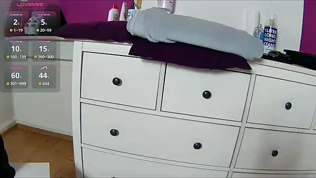 Latina_daily - Shhh M0m at home, Ride dildo 299tk