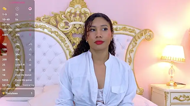 CarlaMercer - Twerking Naked