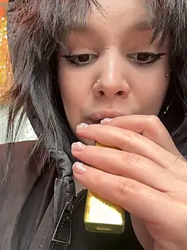 MietteDream - Make nipls hard in public