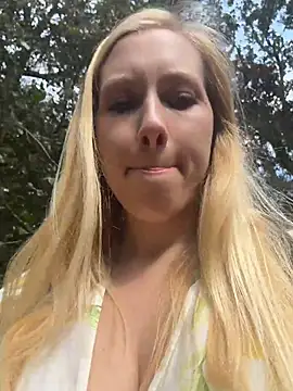 TrueSexyCrime - Risky streaming at the park