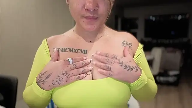 Momgoeswild - SQUUUUUIRT & SHOWER SHOW!