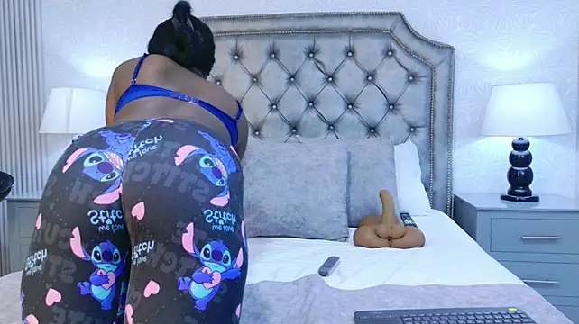 VickyWalles - twerkin your sexy girl song