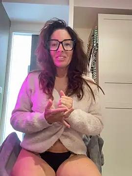 Claraxloveuse - 10 fesses