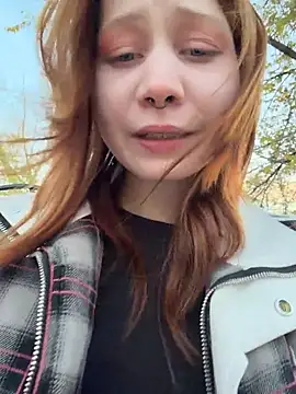 SlavicCandy - suck fingers & pussy touch in the park