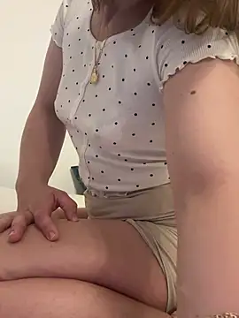 VicksyWoods - Without my t-shirt!
