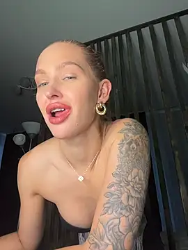 LittleFox___ - GET NAKED💦 AND DIRTY IN ICE CREAM 💦💦
