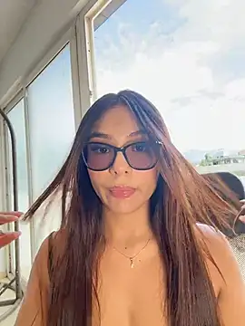 Amira_cute2 - Control domi 3 min+1 put finger inside