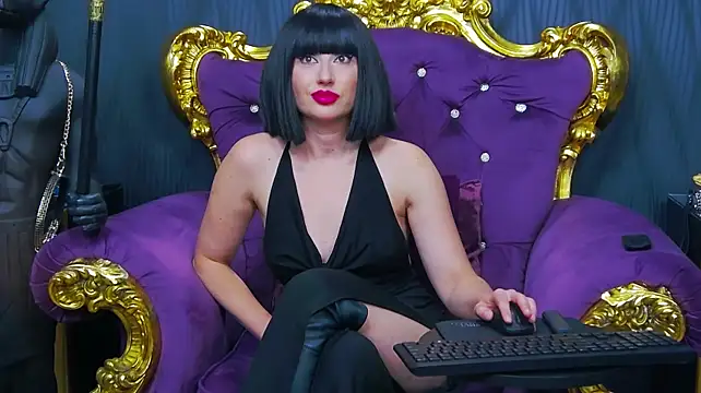 LaraMaeve - Worship my ass!!