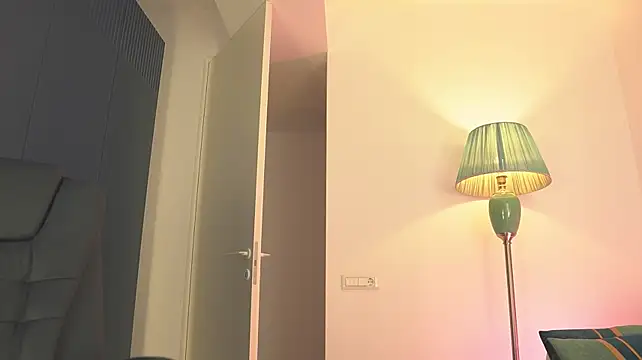 Yvonna_One - Make my legs shaking