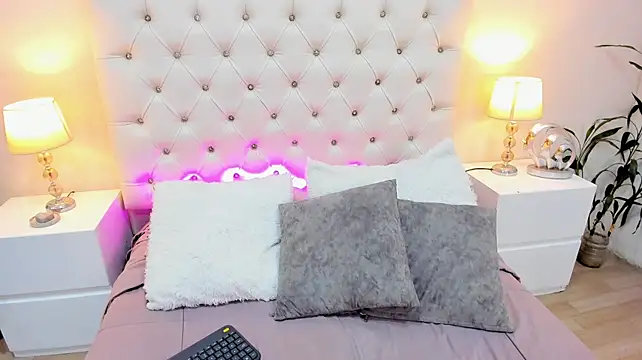 Ari_kiss - domi and dildo
