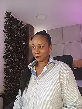 EbonyHorrny - Fuck me on the edge of the bed